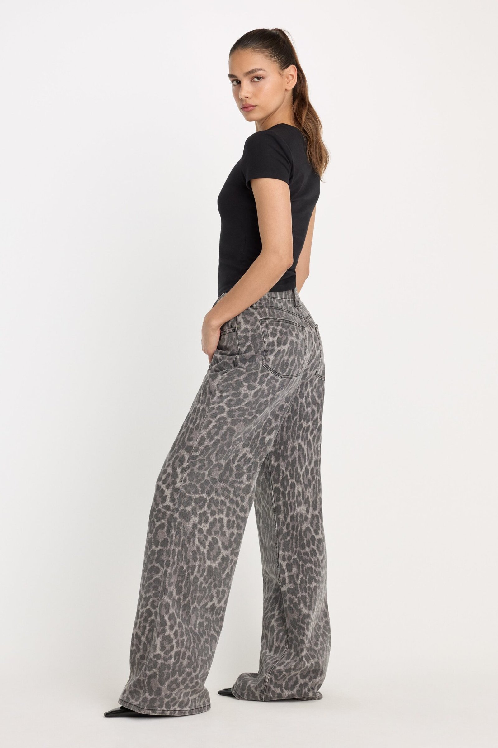 GOOD EASE LEOPARD JEANS | GREY LUCKY LEOPARD - Image 4