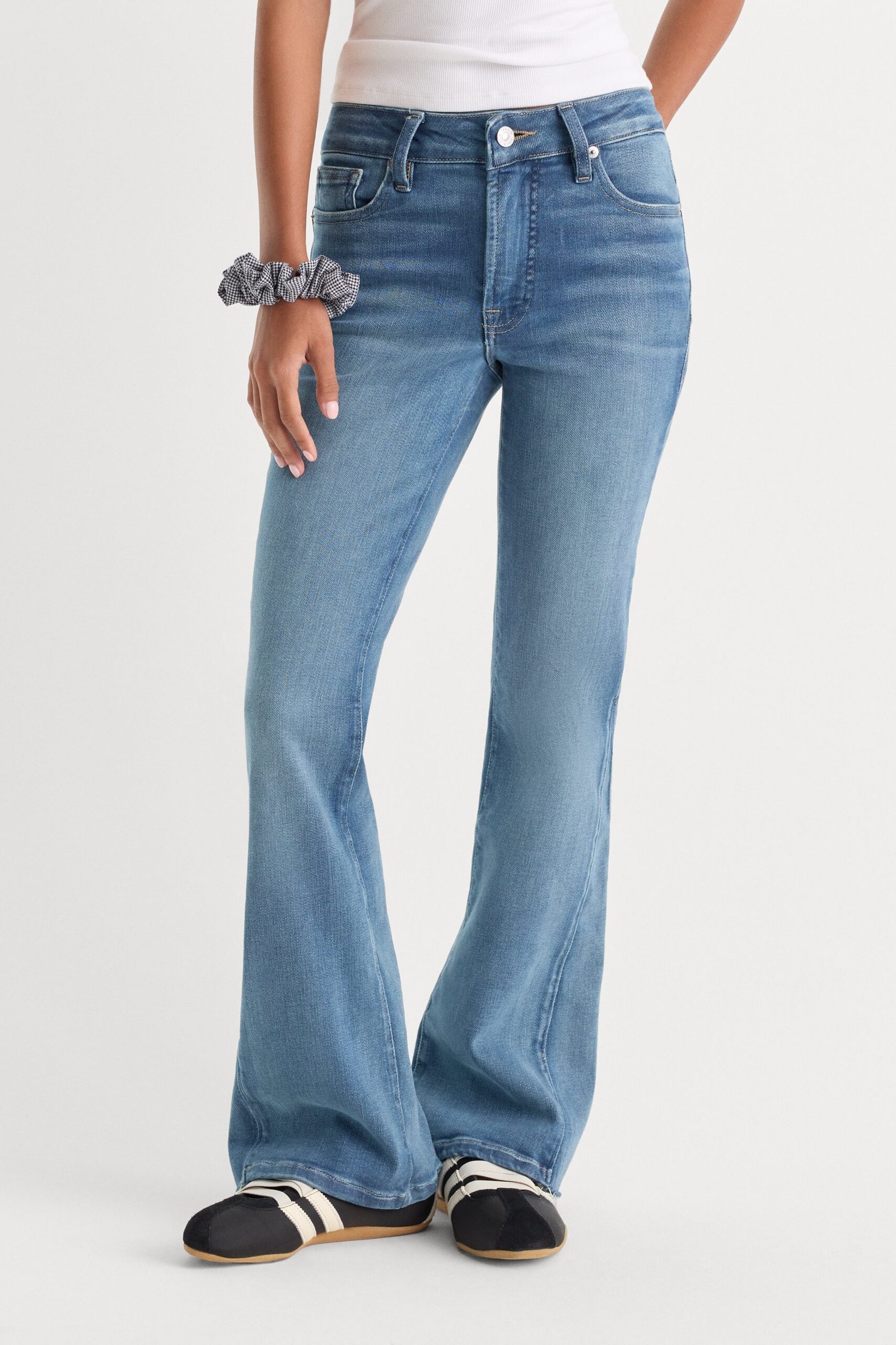 Alternative view of SOFT TECH GOOD PETITE BOOTCUT JEANS | INDIGO1238
