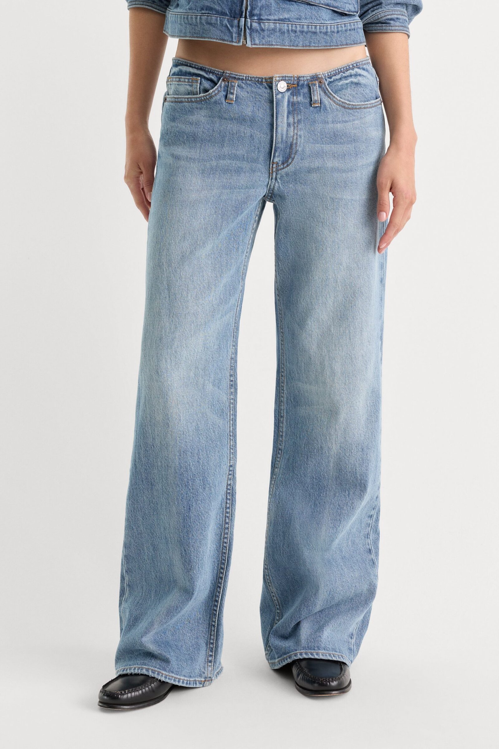 Alternative view of GHOST WAIST LOW LOOSE JEANS | AMBER