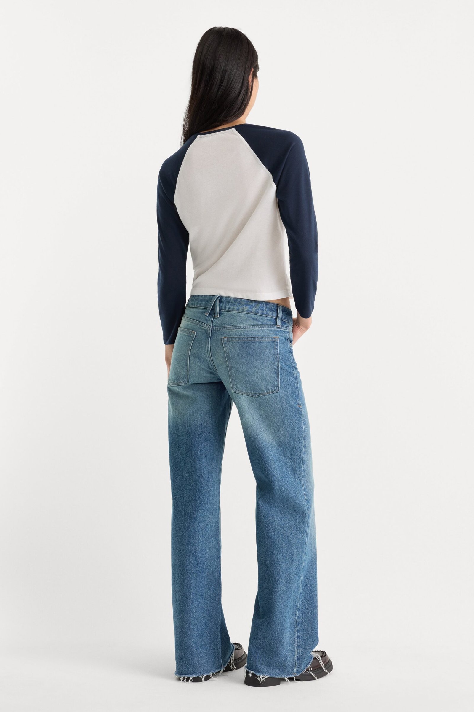 VINTAGE LOW LOOSE JEANS | TROUBLED WATER - Image 5