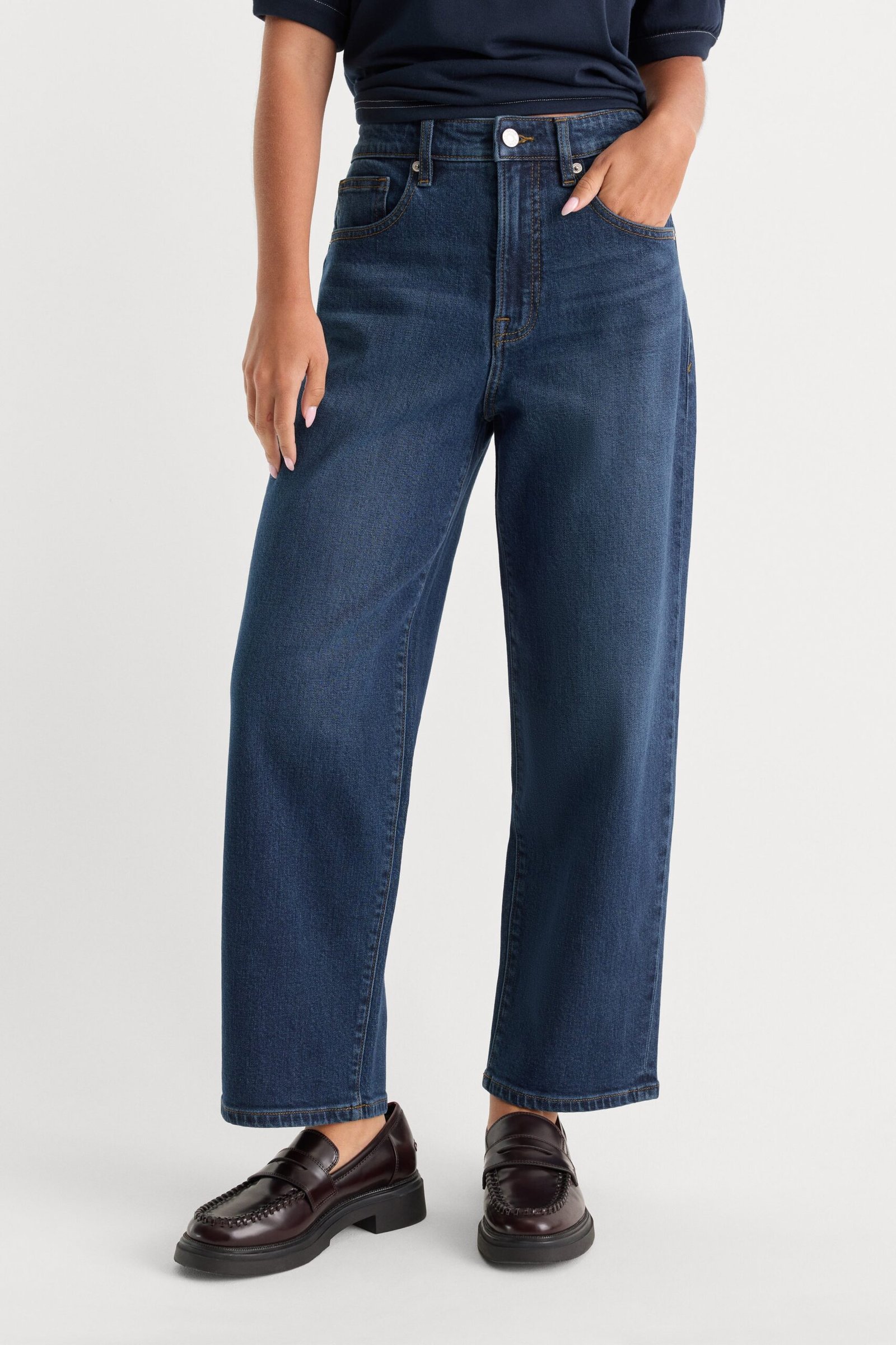 Alternative view of VINTAGE BARREL ANKLE JEANS | MERIDIAN