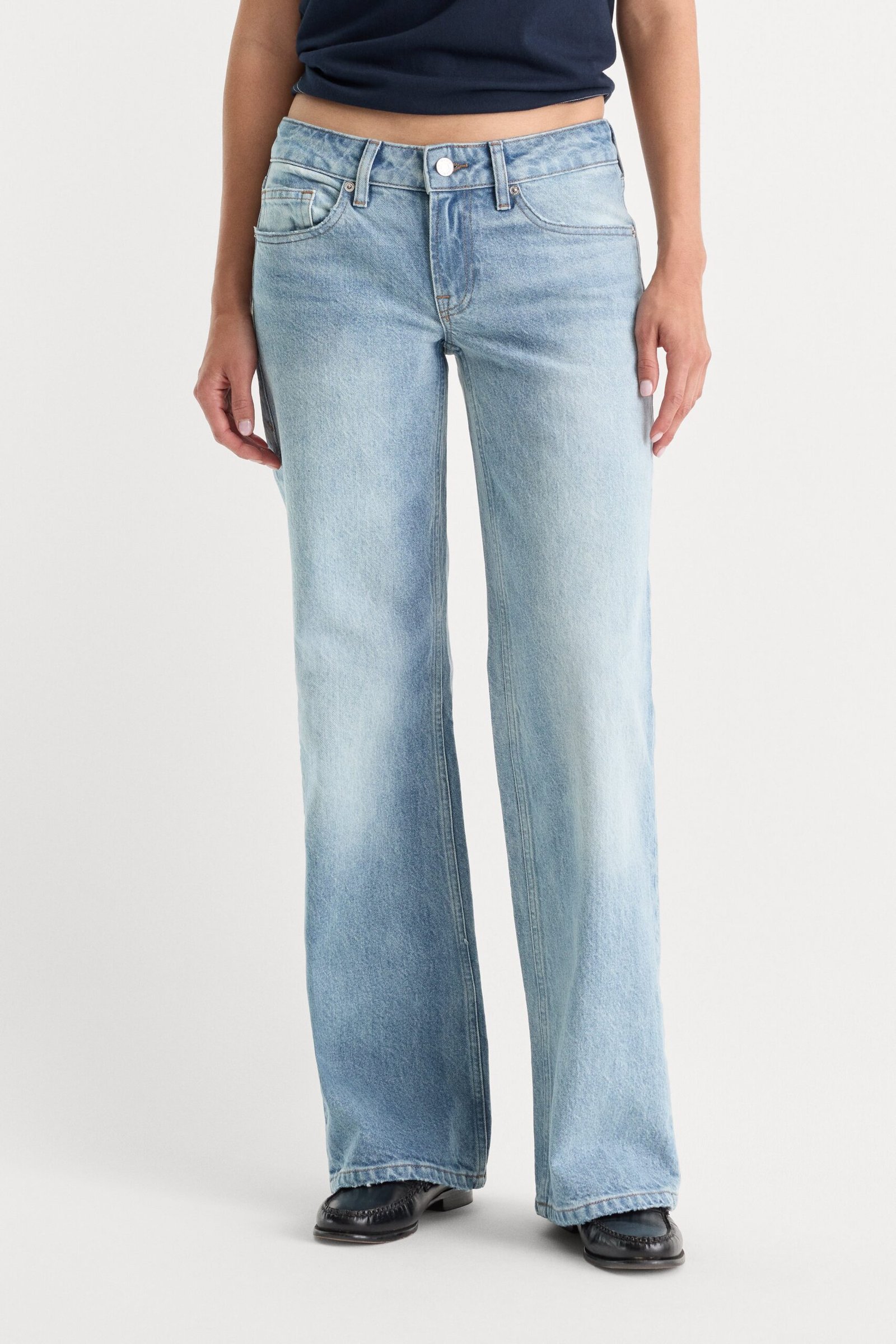 Alternative view of VINTAGE LOW LOOSE JEANS | VALE